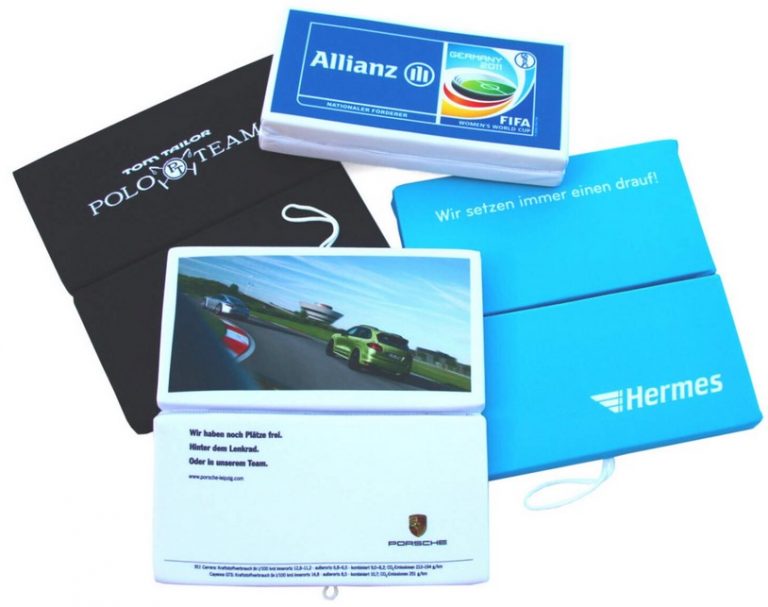 Ein Premium-Kissen aus langelbigem Material mit hochwertigen Fotodruck